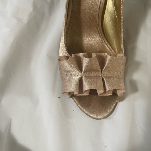 The Tough of Nina Women’s size 8 gold - Picture 2 of 10